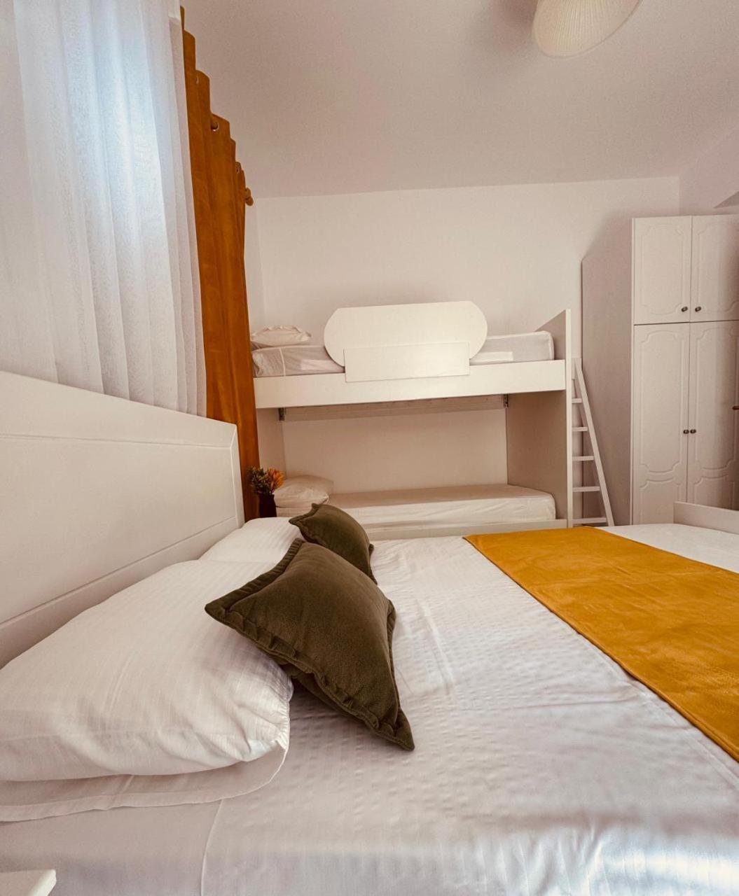 Orfeu Apartments Ksamil Eksteriør billede