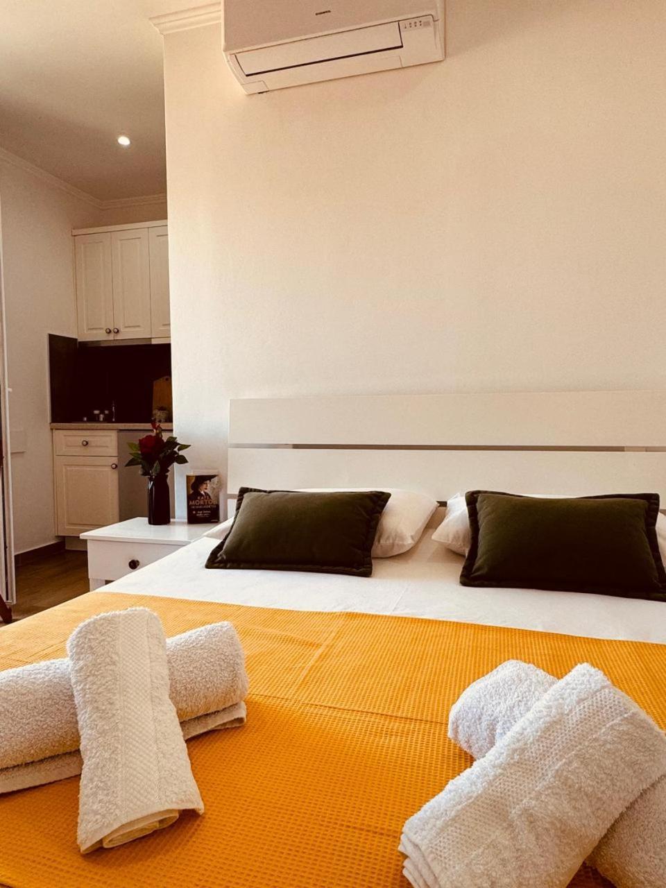 Orfeu Apartments Ksamil Eksteriør billede